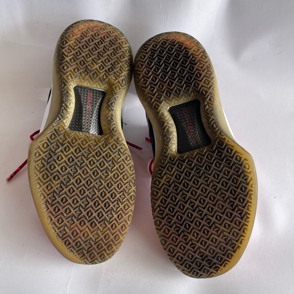 Jordan 32 Basketball Shoes. Preowned. Great condition. Size 8M. Black & Red - Picture 4 of 4